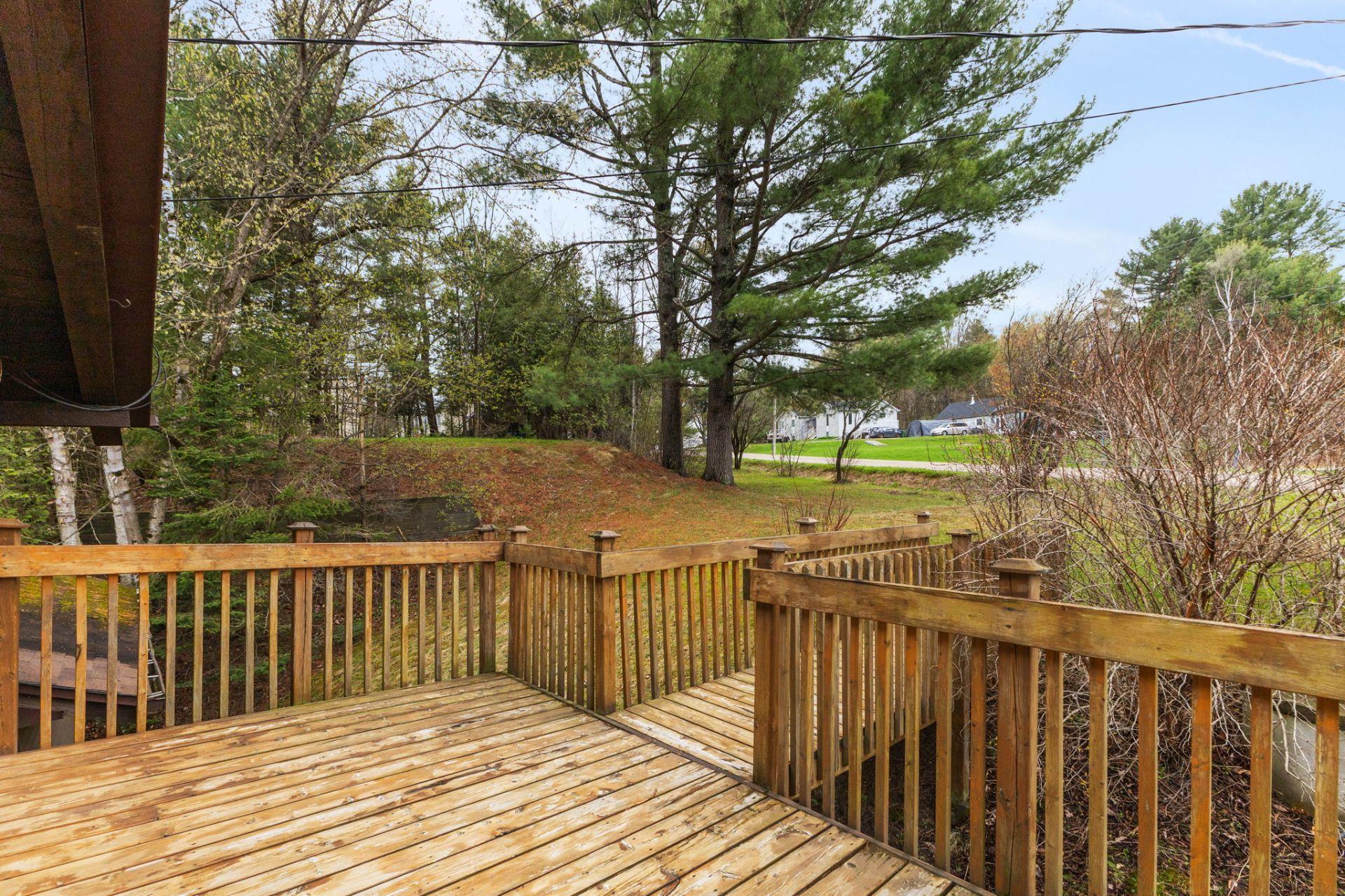 









6


Rue des Mélèzes

,
Val-des-Monts,




QC
J8N7E5

