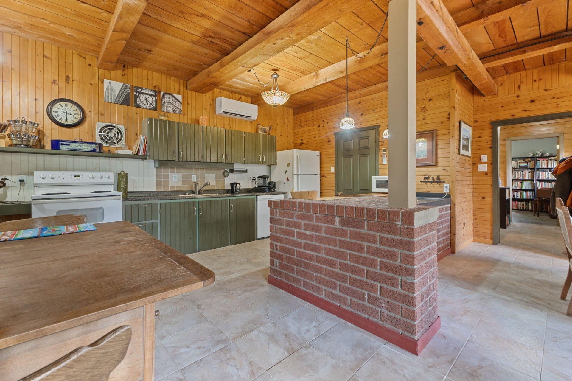









6


Rue des Mélèzes

,
Val-des-Monts,




QC
J8N7E5

