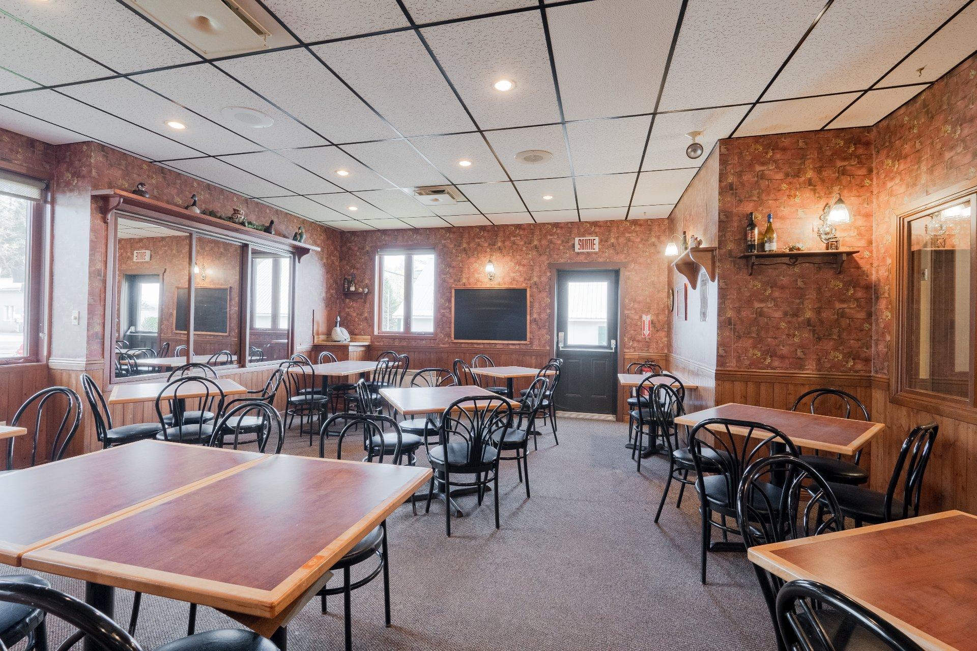 









6645


Route Louis-S.-St-Laurent

,
Compton,




QC
J0B1L0

