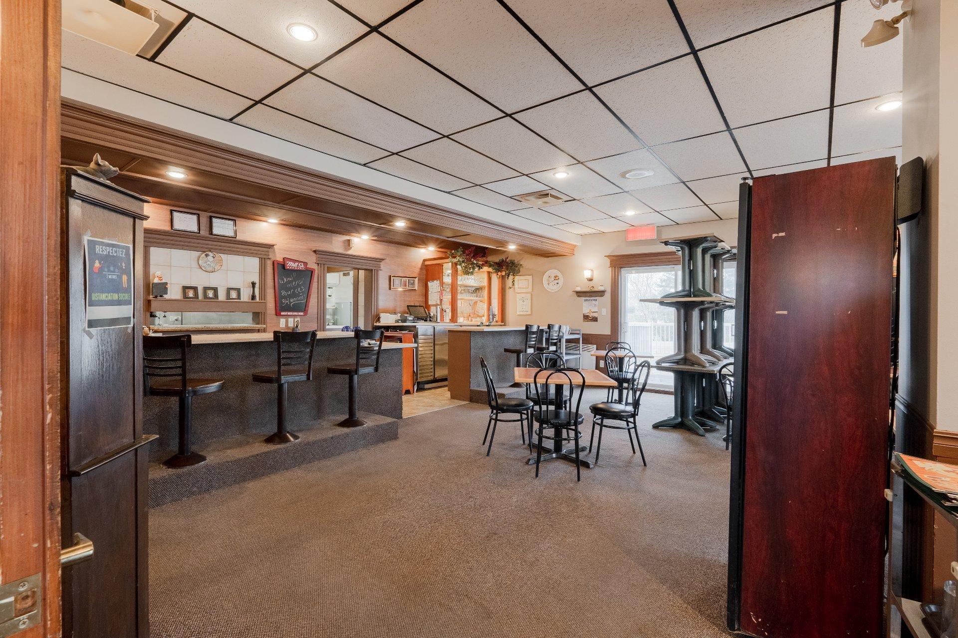 









6645


Route Louis-S.-St-Laurent

,
Compton,




QC
J0B1L0

