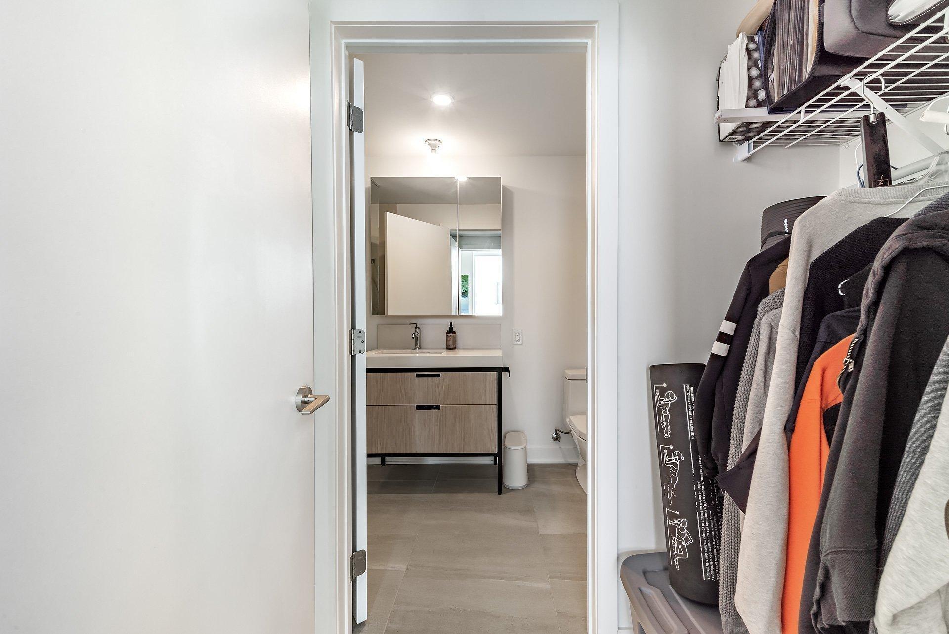 









60


Rue de l'Éclipse

, 1422,
Brossard,




QC
J4Z0T8

