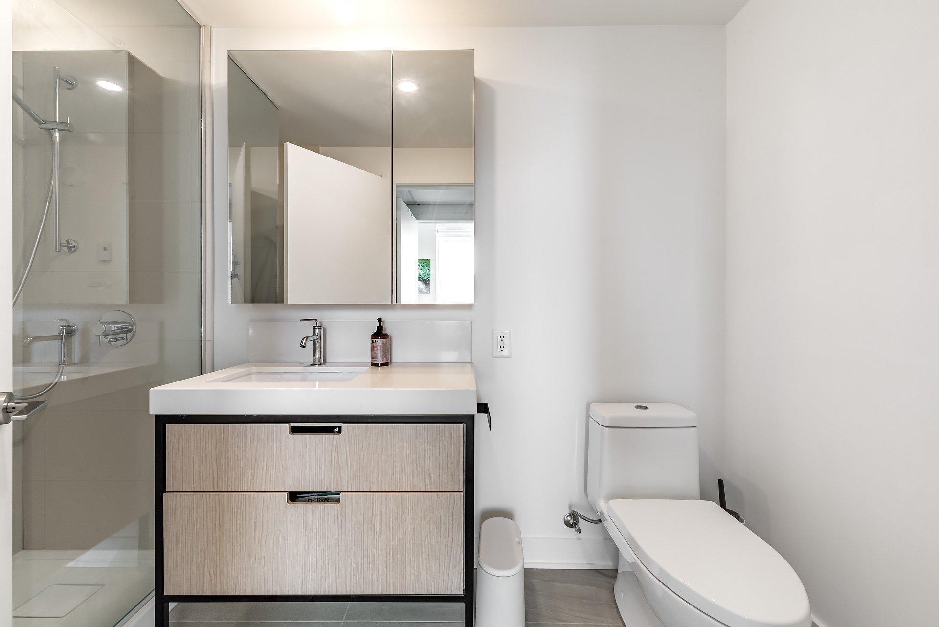 









60


Rue de l'Éclipse

, 1422,
Brossard,




QC
J4Z0T8

