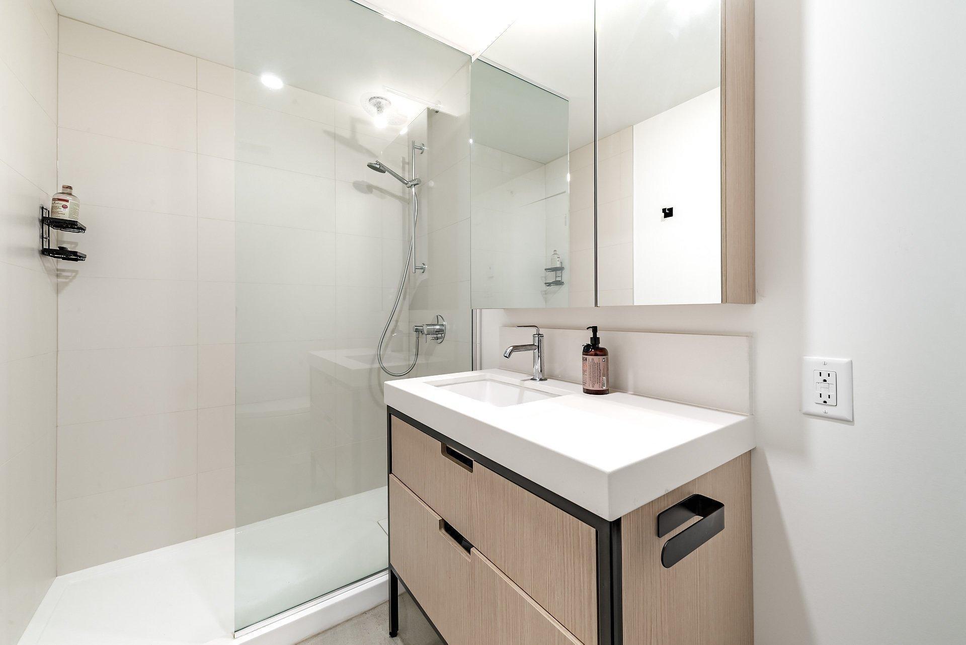 









60


Rue de l'Éclipse

, 1422,
Brossard,




QC
J4Z0T8

