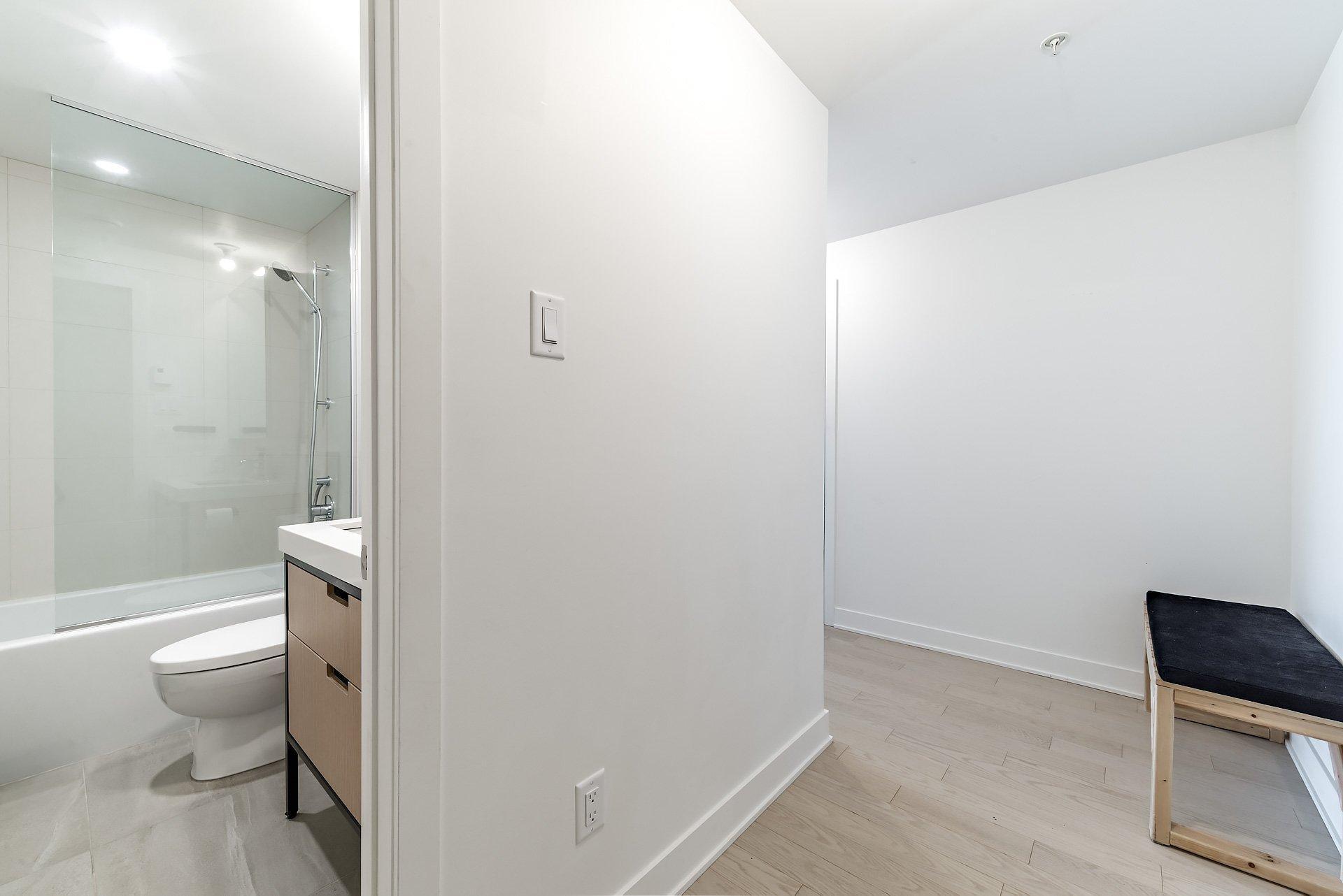 









60


Rue de l'Éclipse

, 1422,
Brossard,




QC
J4Z0T8

