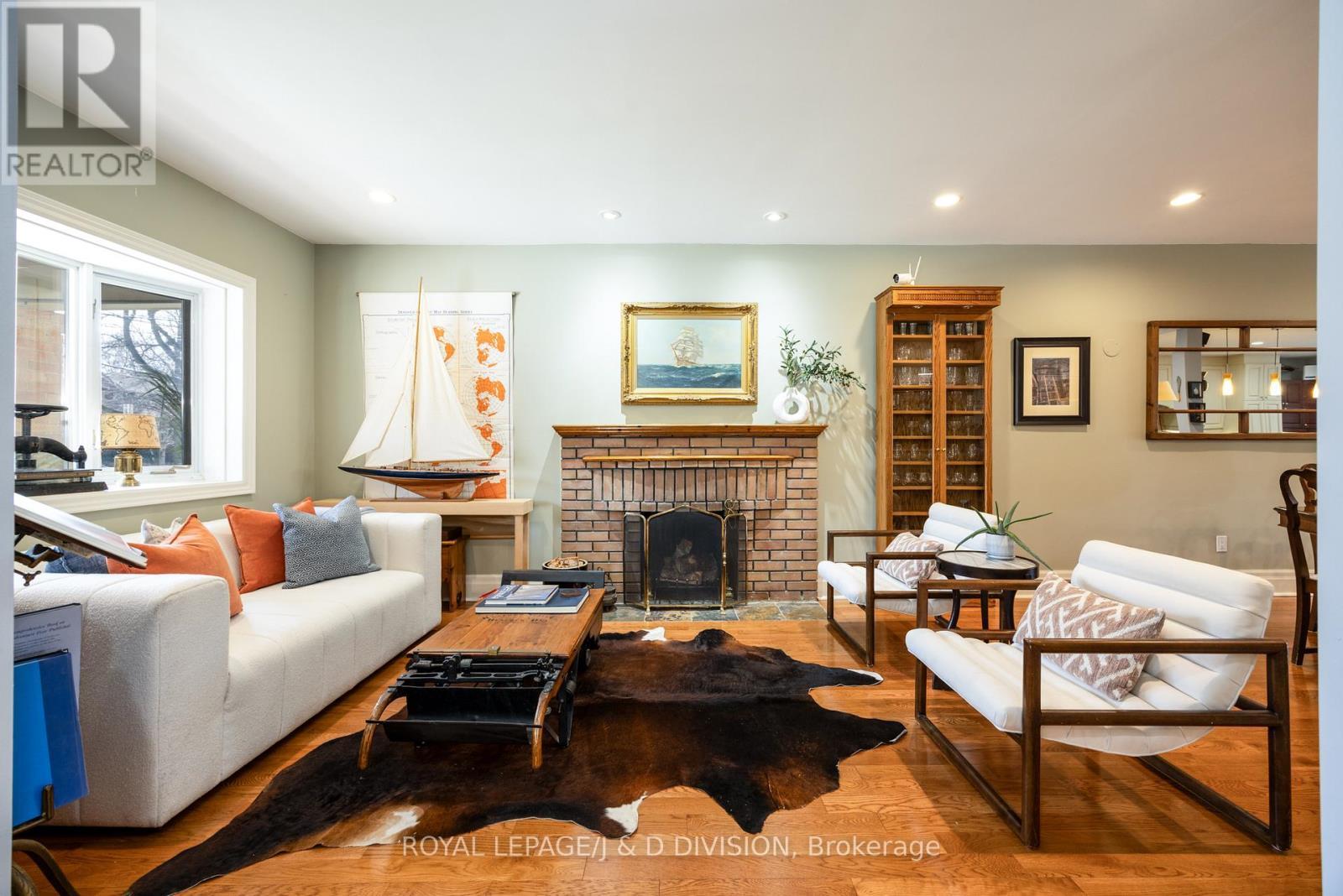 












146 ST GERMAIN AVENUE

,
Toronto,




Ontario
M5M1W1

