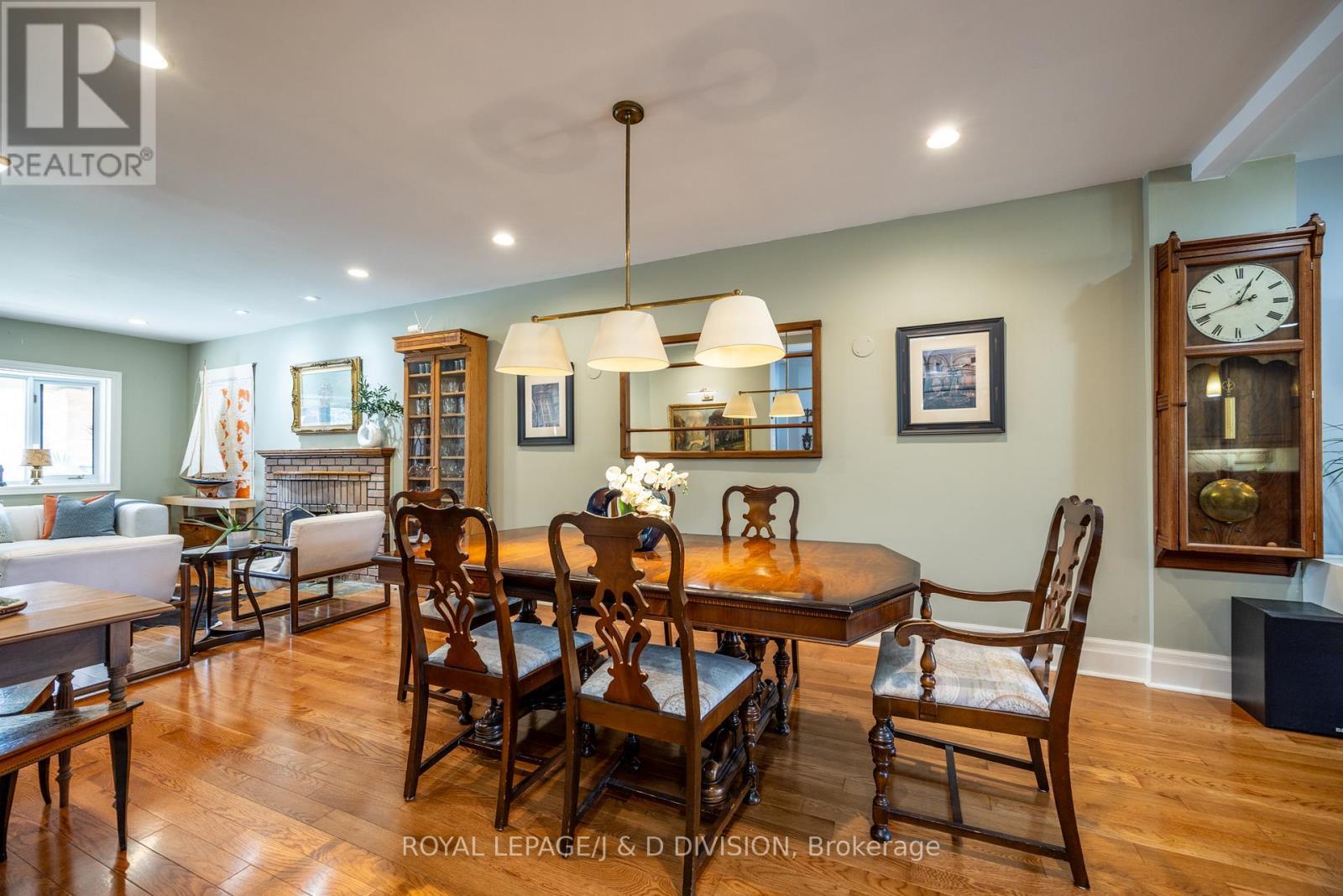 












146 ST GERMAIN AVENUE

,
Toronto,




Ontario
M5M1W1


