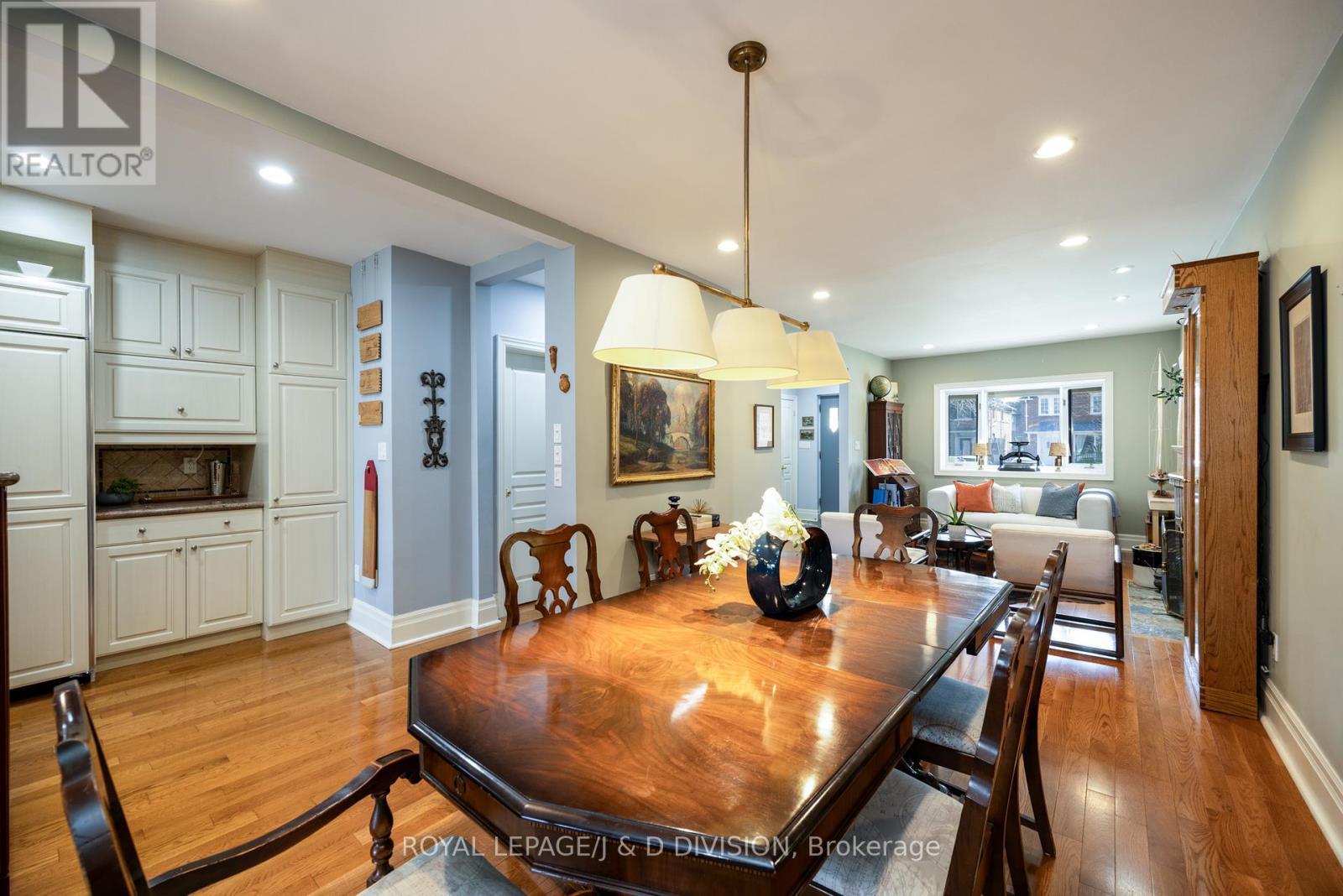 












146 ST GERMAIN AVENUE

,
Toronto,




Ontario
M5M1W1

