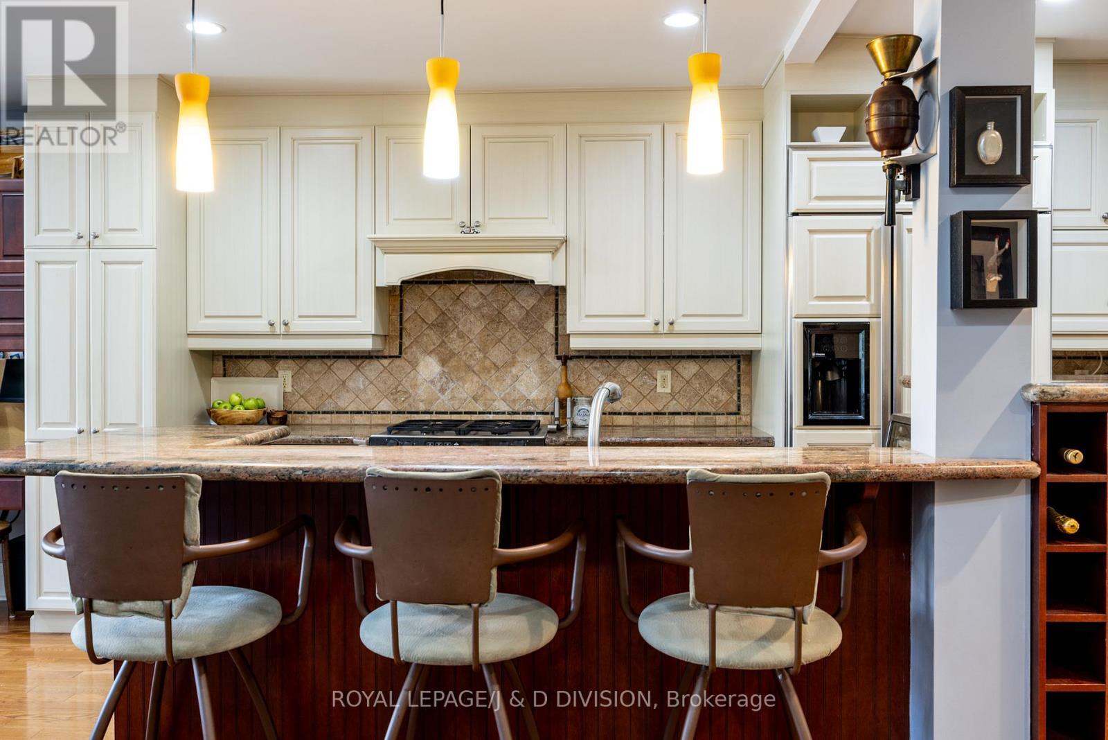 












146 ST GERMAIN AVENUE

,
Toronto,




Ontario
M5M1W1


