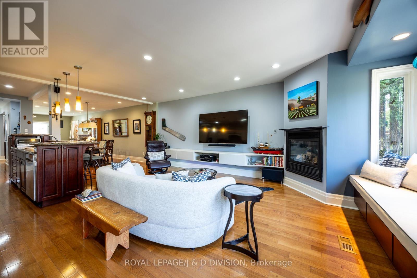 












146 ST GERMAIN AVENUE

,
Toronto,




Ontario
M5M1W1

