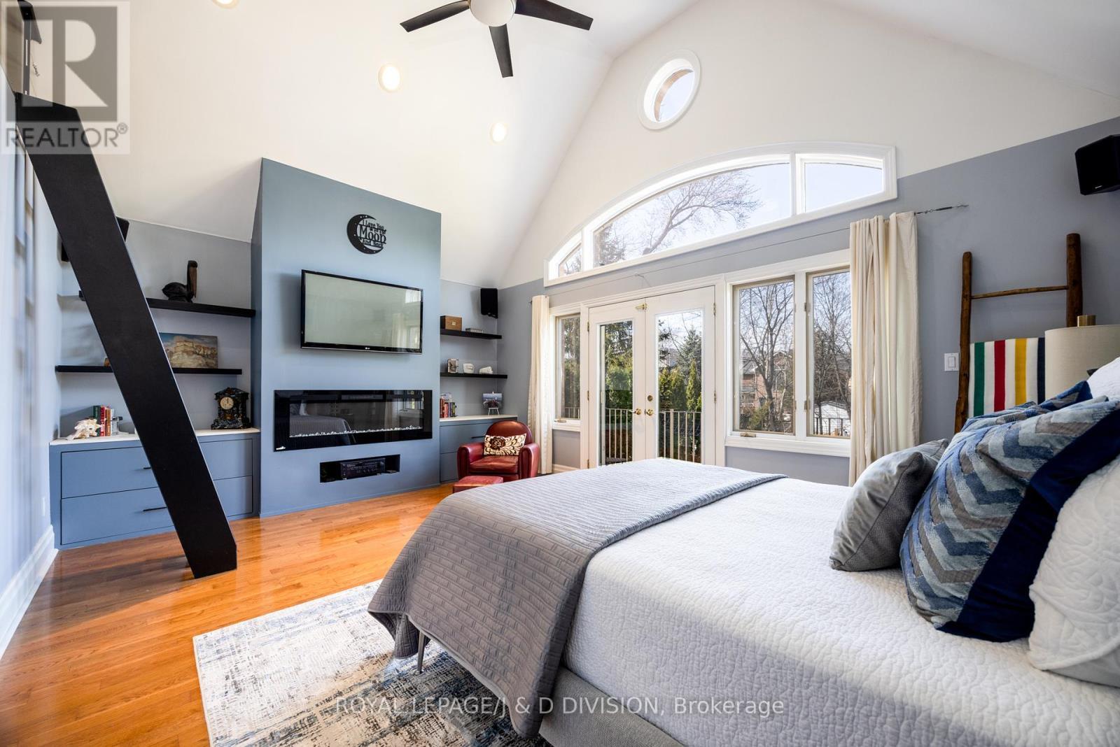 












146 ST GERMAIN AVENUE

,
Toronto,




Ontario
M5M1W1


