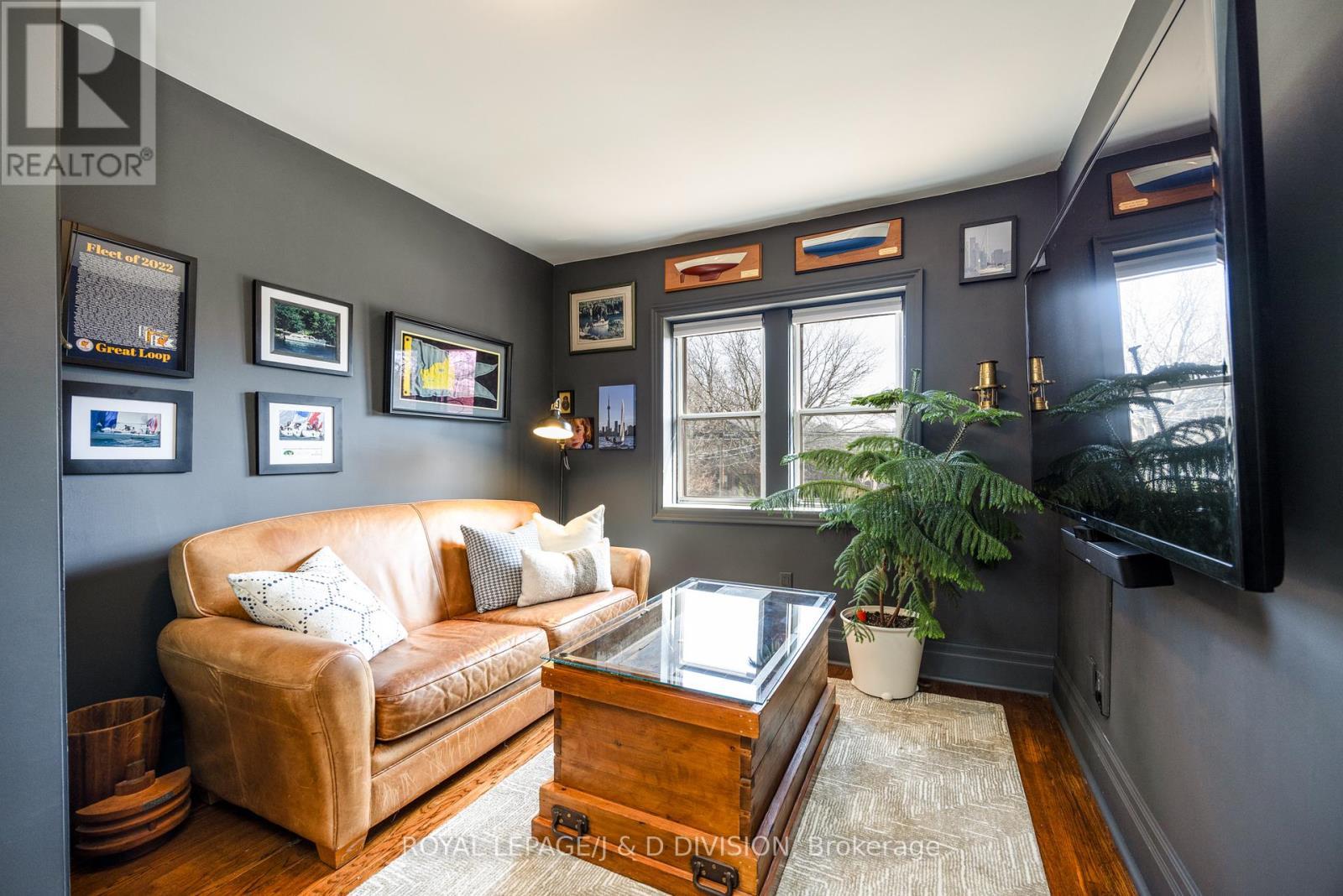 












146 ST GERMAIN AVENUE

,
Toronto,




Ontario
M5M1W1

