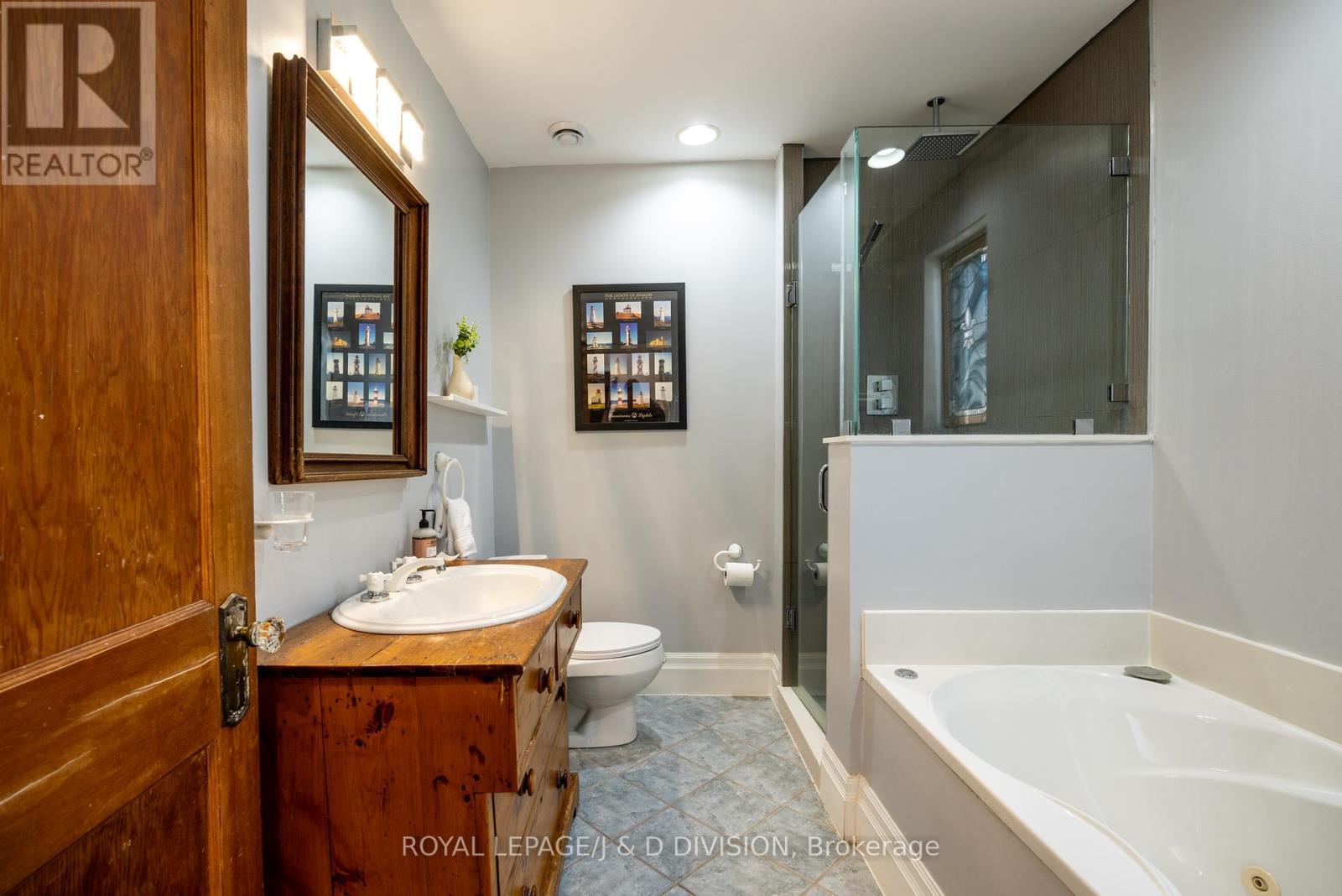 












146 ST GERMAIN AVENUE

,
Toronto,




Ontario
M5M1W1

