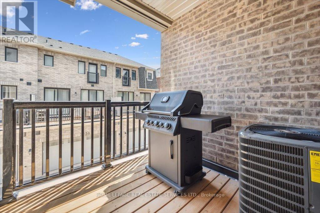 












3043 JOHN MCKAY BOULEVARD

,
Oakville,




Ontario
L6H4K5

