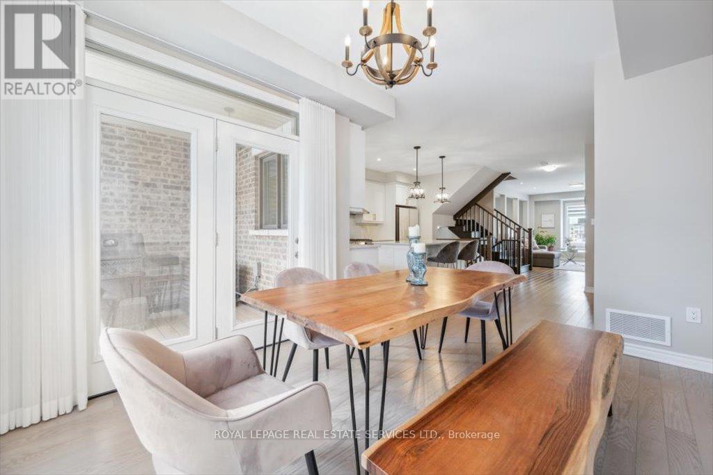












3043 JOHN MCKAY BOULEVARD

,
Oakville,




Ontario
L6H4K5

