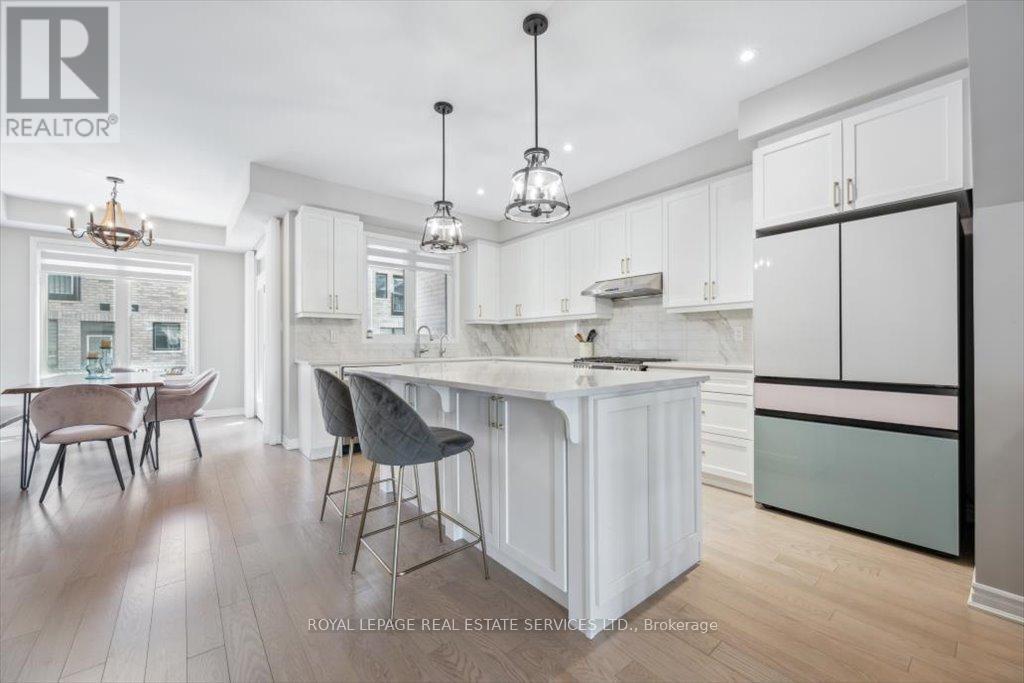 












3043 JOHN MCKAY BOULEVARD

,
Oakville,




Ontario
L6H4K5

