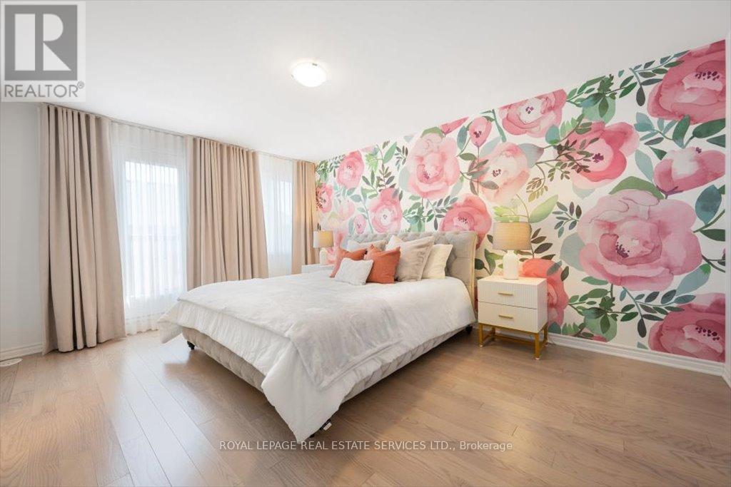 












3043 JOHN MCKAY BOULEVARD

,
Oakville,




Ontario
L6H4K5

