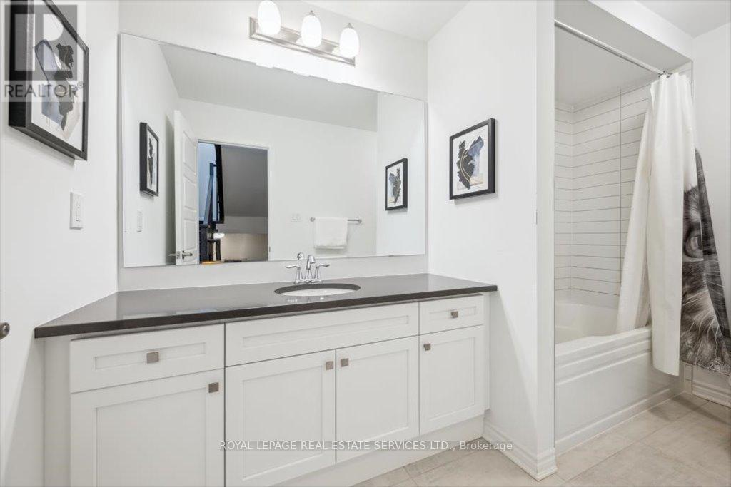 












3043 JOHN MCKAY BOULEVARD

,
Oakville,




Ontario
L6H4K5

