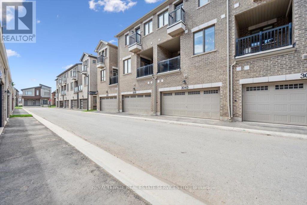 












3043 JOHN MCKAY BOULEVARD

,
Oakville,




Ontario
L6H4K5

