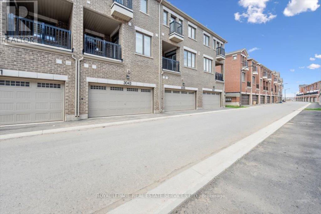 












3043 JOHN MCKAY BOULEVARD

,
Oakville,




Ontario
L6H4K5

