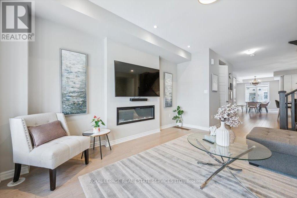 












3043 JOHN MCKAY BOULEVARD

,
Oakville,




Ontario
L6H4K5

