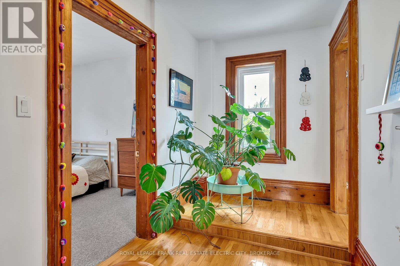 












551 WELLER STREET

,
Peterborough (Downtown),




Ontario
K9H2N9

