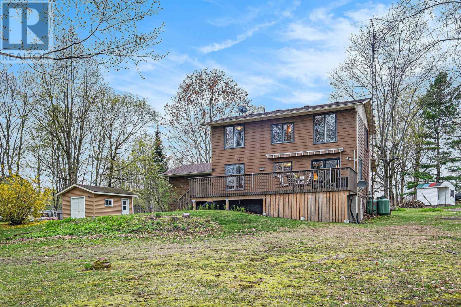












1211 #11 NARROWS LOCK ROAD

,
Rideau Lakes,




Ontario
K0G1V0

