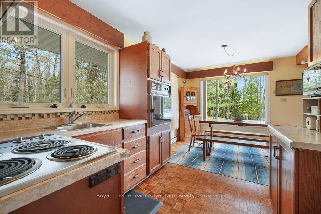 












11 BIRCH LANE

,
McDougall,




Ontario
P2A2W7

