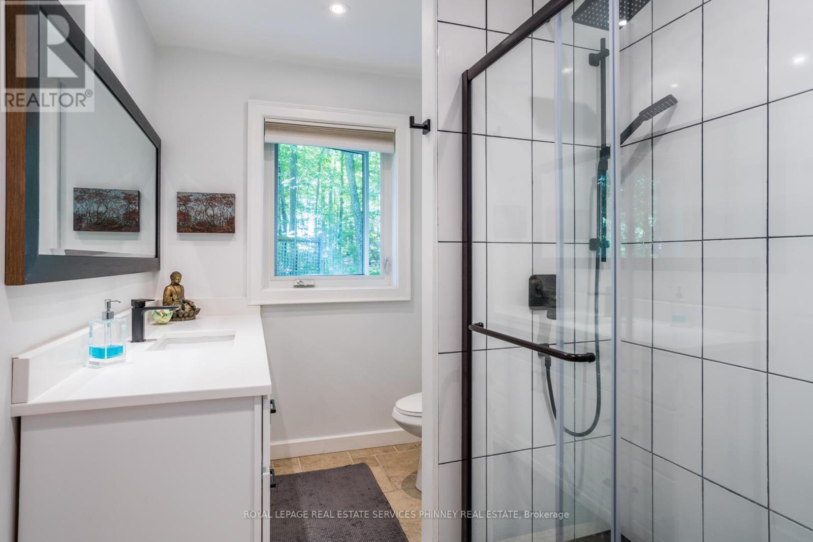 












4 FIRE ROUTE 103C ROAD

,
Trent Lakes,




Ontario
K0M1A0

