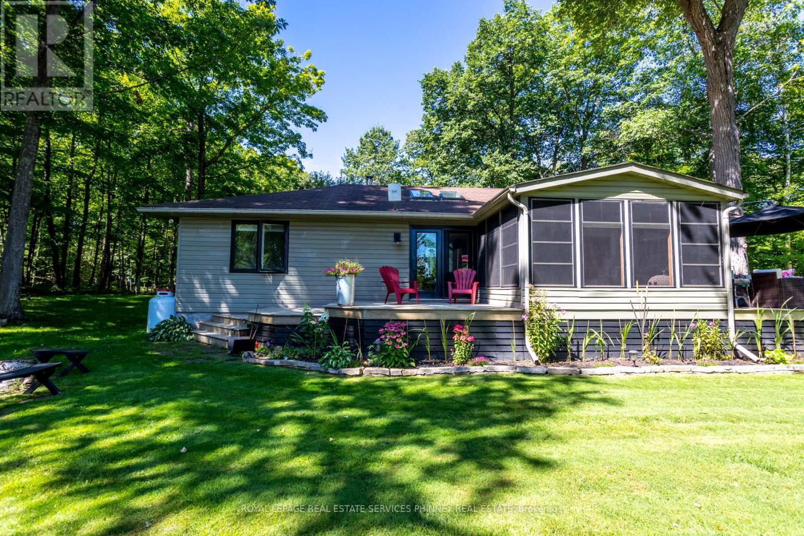 












4 FIRE ROUTE 103C ROAD

,
Trent Lakes,




Ontario
K0M1A0

