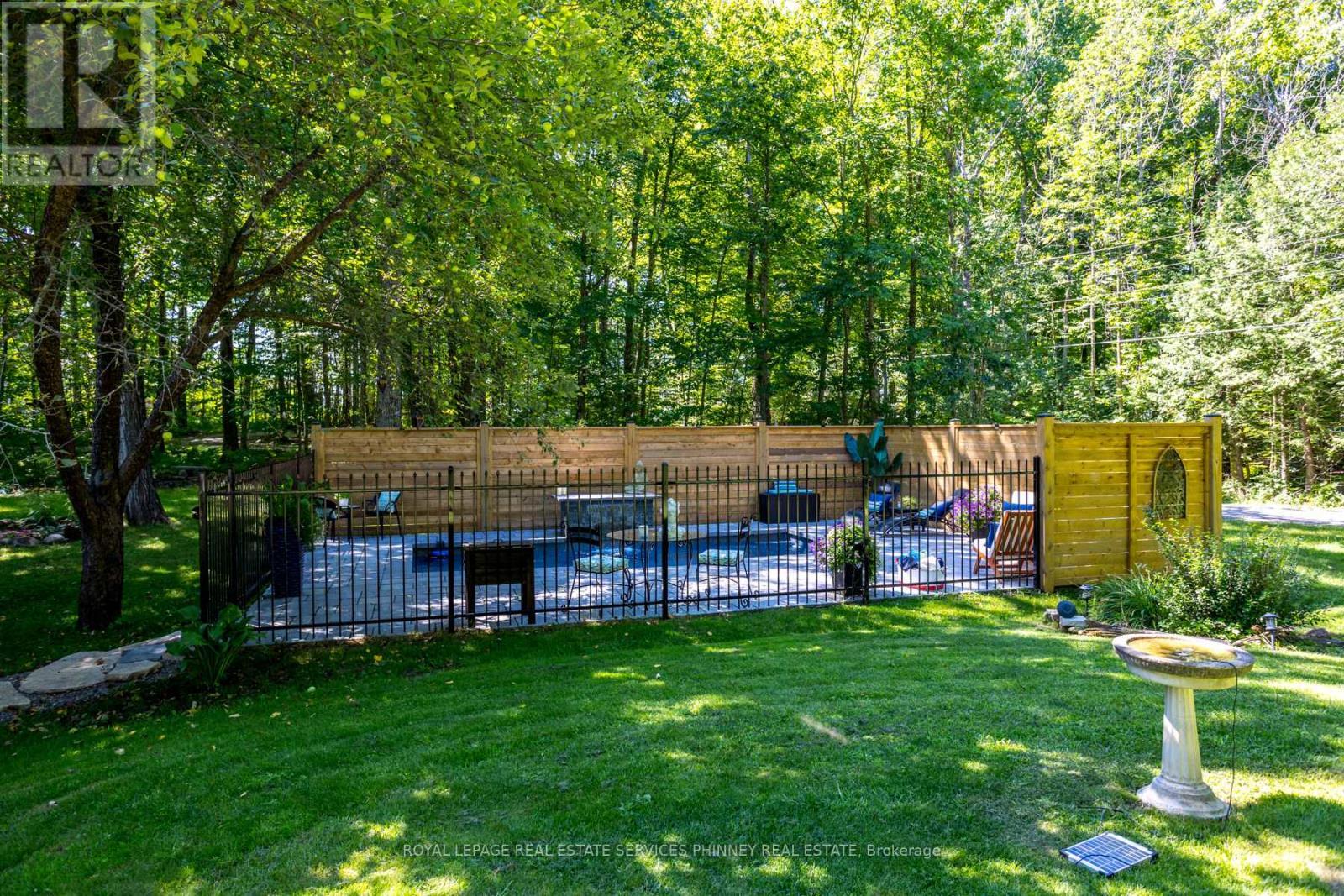 












4 FIRE ROUTE 103C ROAD

,
Trent Lakes,




Ontario
K0M1A0

