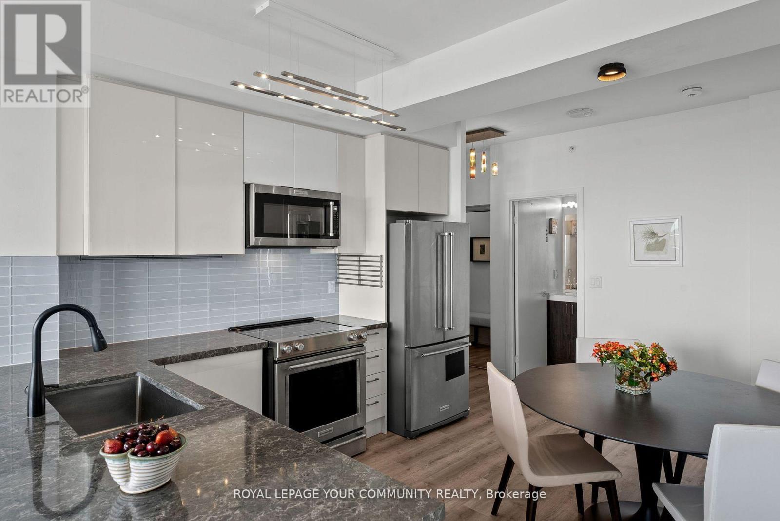 












TPH02 - 621 SHEPPARD AVENUE E

,
Toronto,




Ontario
M2K1B5

