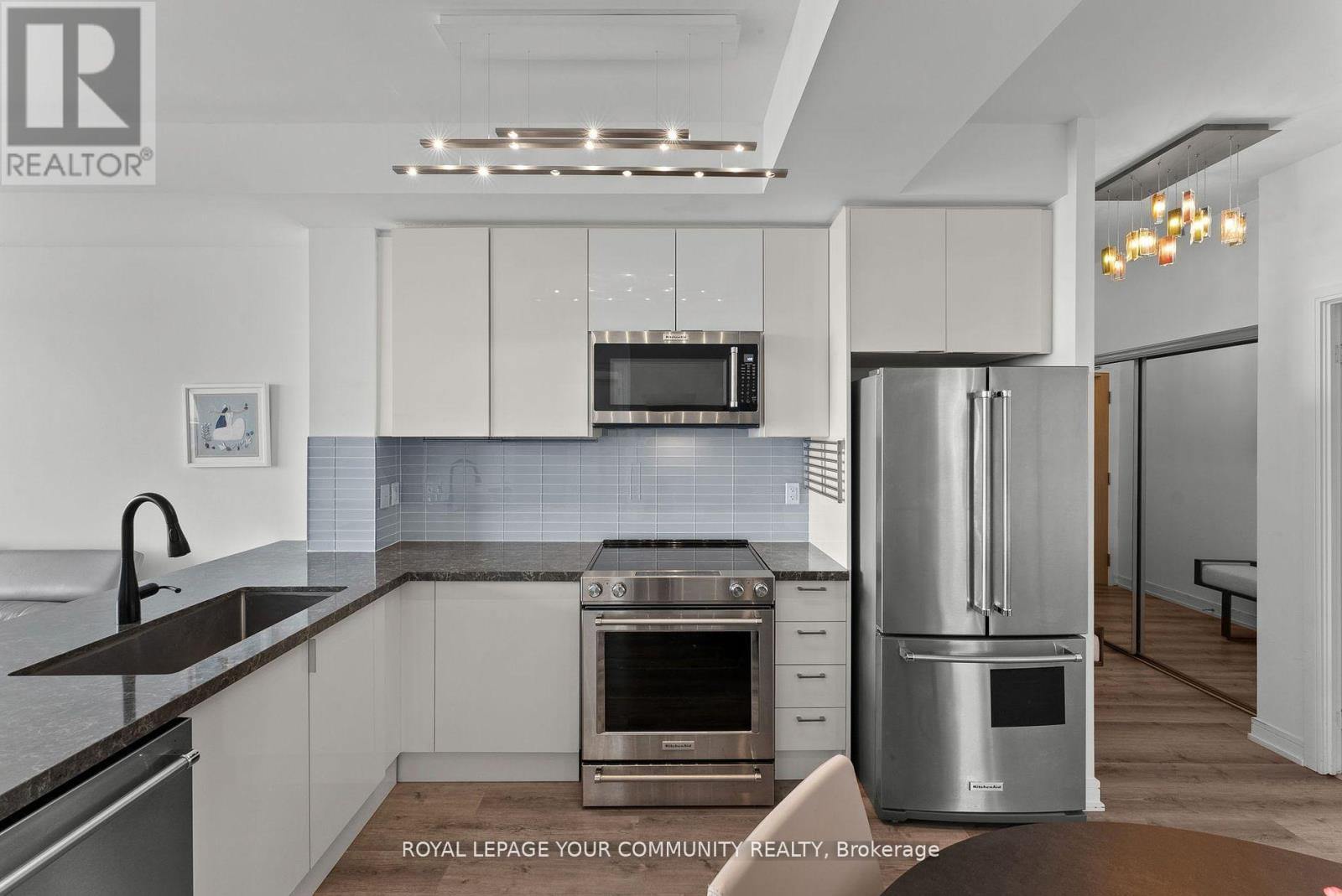 












TPH02 - 621 SHEPPARD AVENUE E

,
Toronto,




Ontario
M2K1B5

