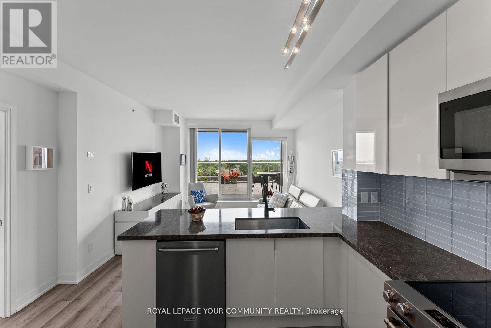 












TPH02 - 621 SHEPPARD AVENUE E

,
Toronto,




Ontario
M2K1B5

