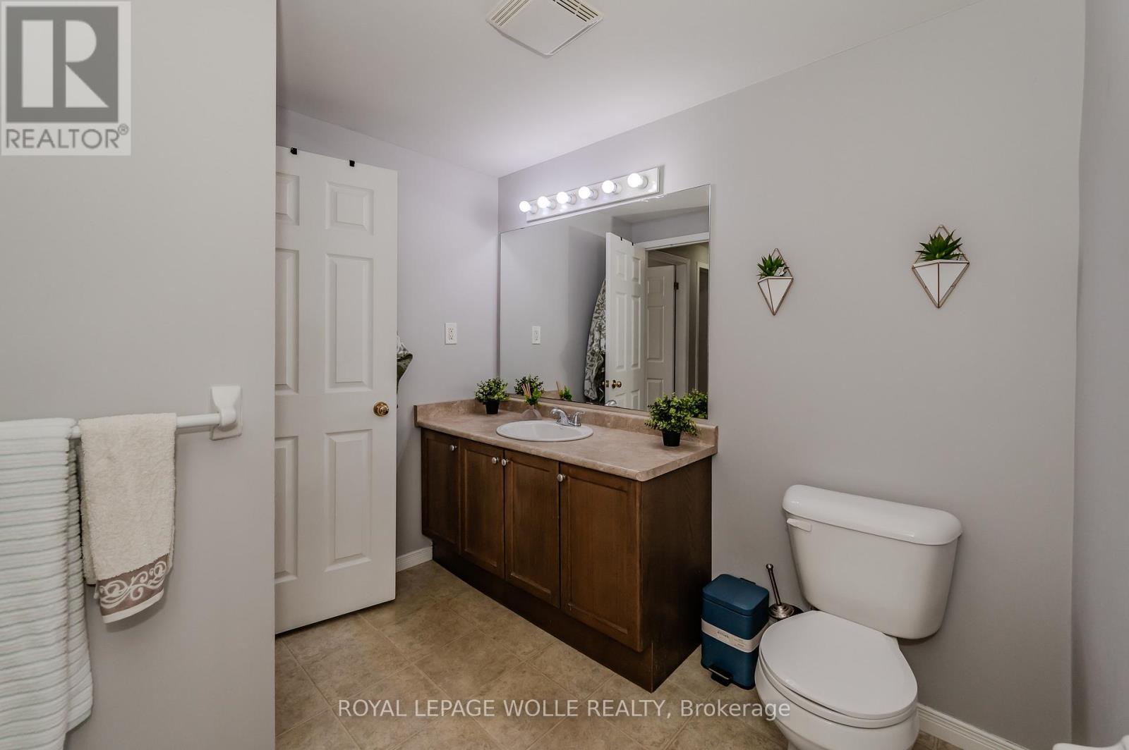 












20 - 120 DUDHOPE AVENUE

,
Cambridge,




Ontario
N1R4T7

