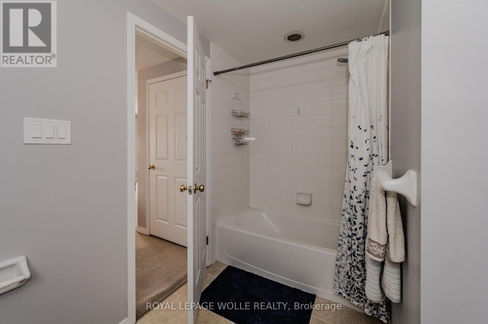 












20 - 120 DUDHOPE AVENUE

,
Cambridge,




Ontario
N1R4T7


