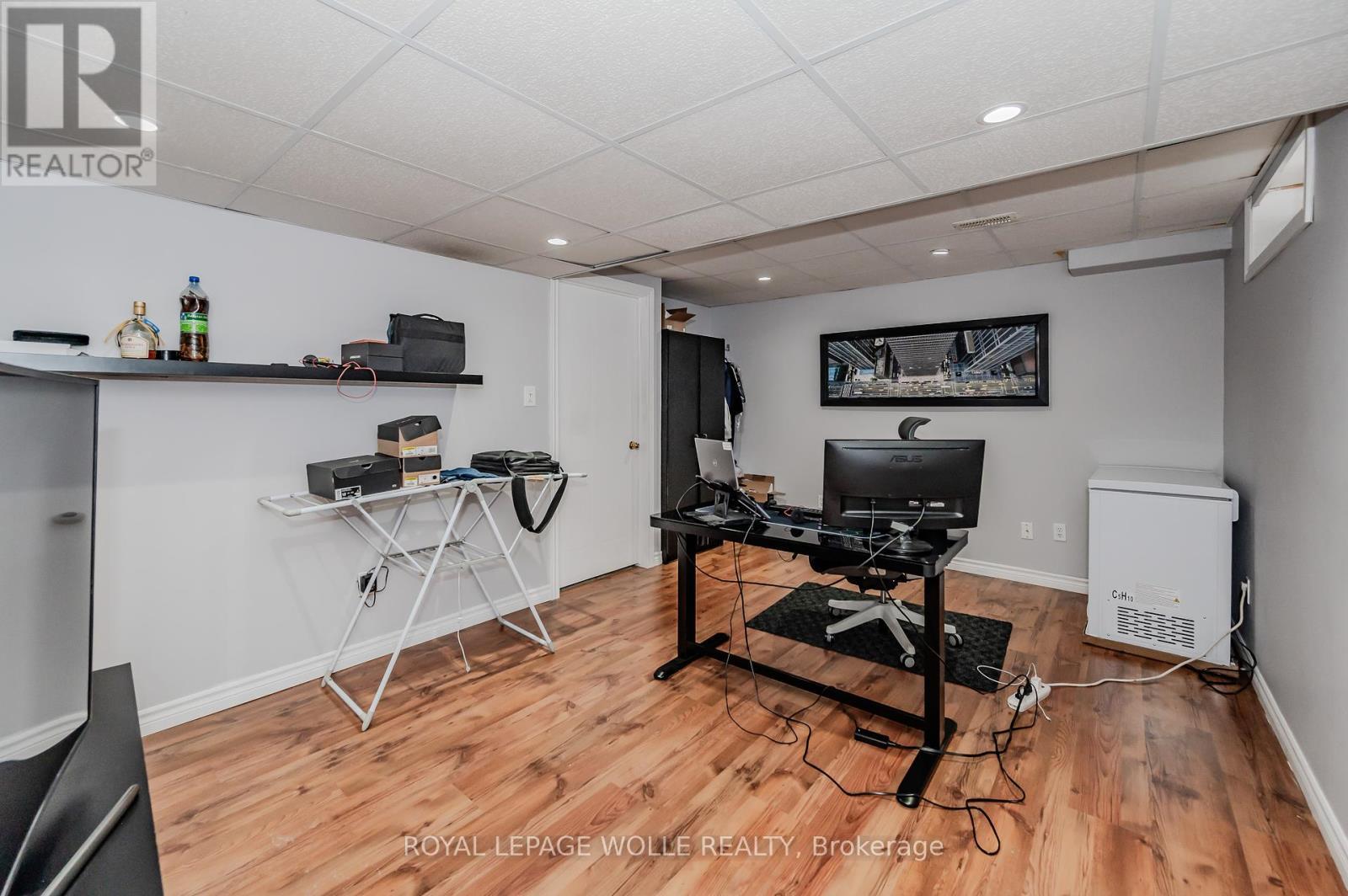 












20 - 120 DUDHOPE AVENUE

,
Cambridge,




Ontario
N1R4T7

