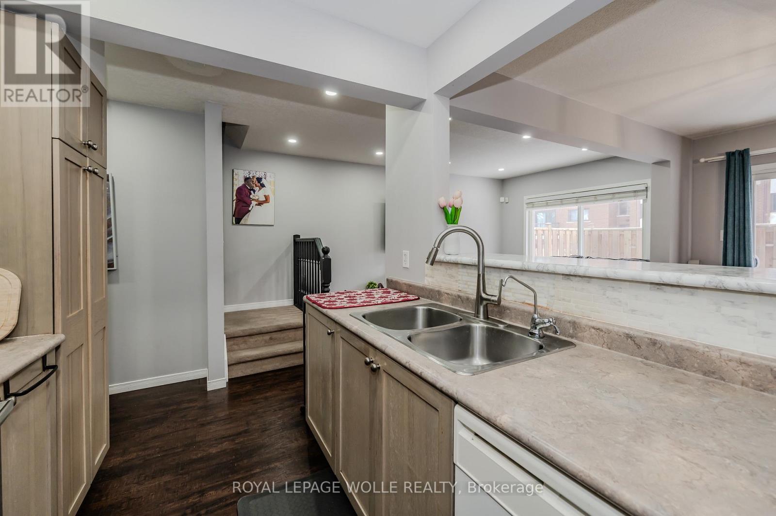 












20 - 120 DUDHOPE AVENUE

,
Cambridge,




Ontario
N1R4T7

