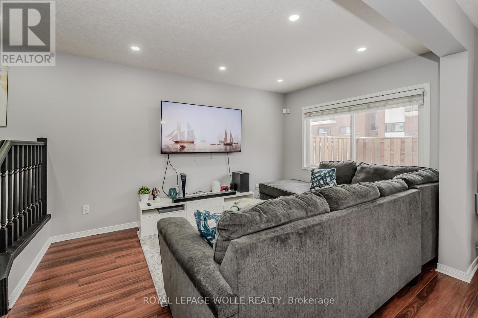 












20 - 120 DUDHOPE AVENUE

,
Cambridge,




Ontario
N1R4T7

