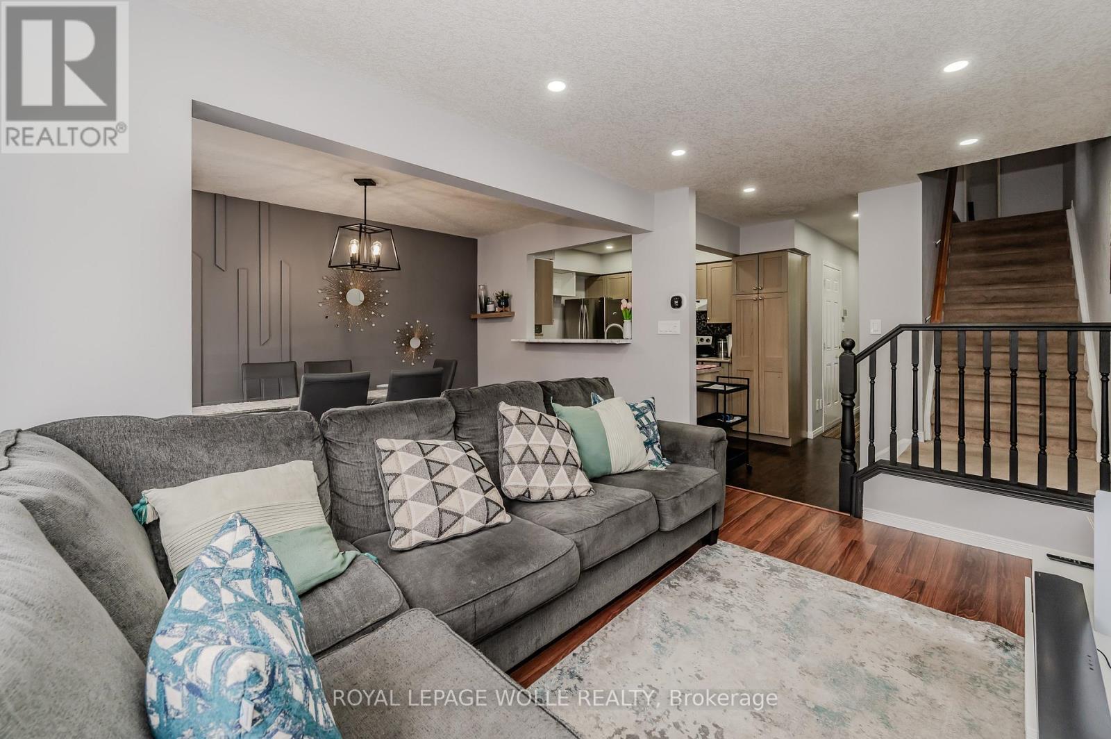 












20 - 120 DUDHOPE AVENUE

,
Cambridge,




Ontario
N1R4T7

