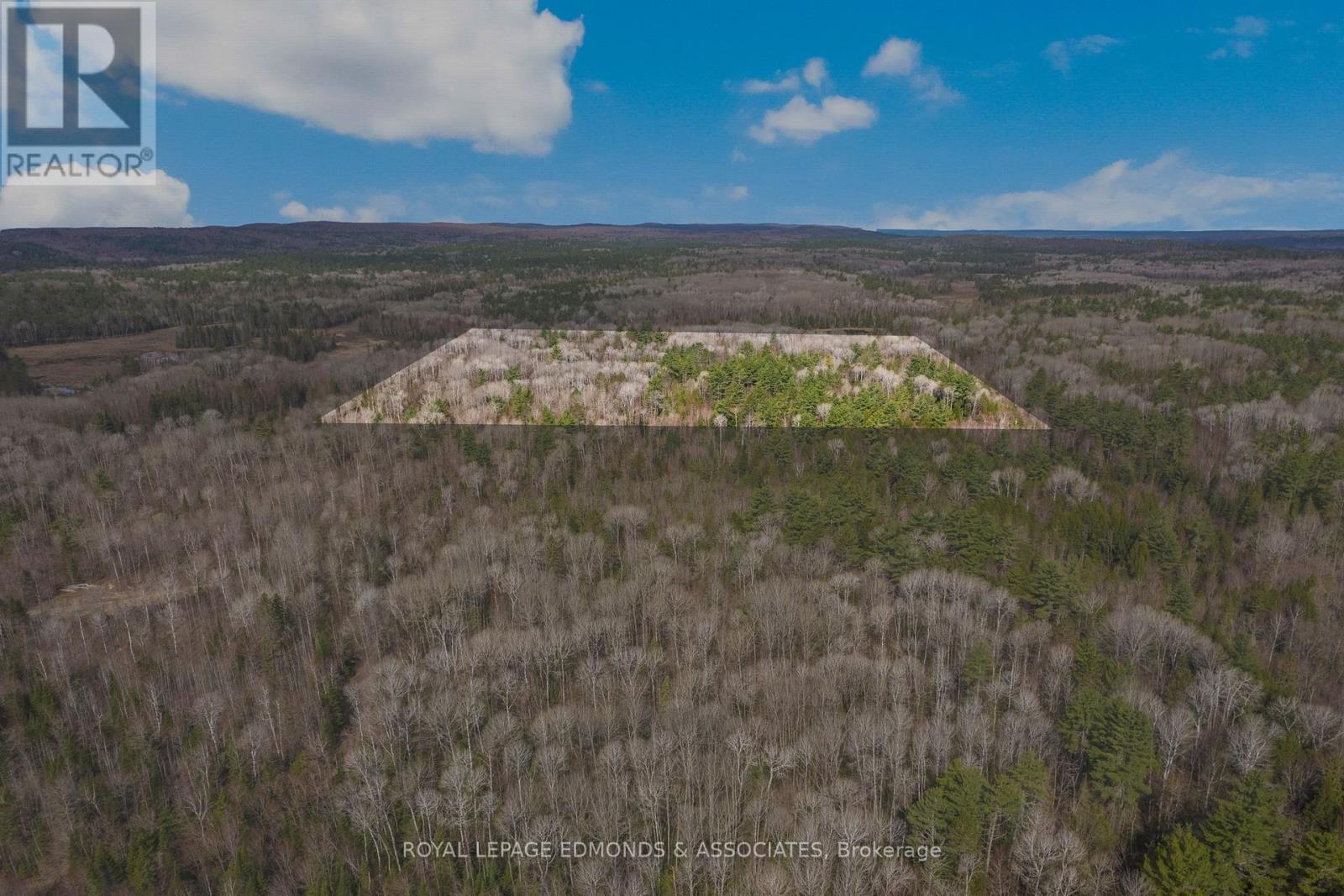 












0 DEER TRAIL ROAD

,
Killaloe, Hagarty and Richards,







Ontario
K0J2A0


