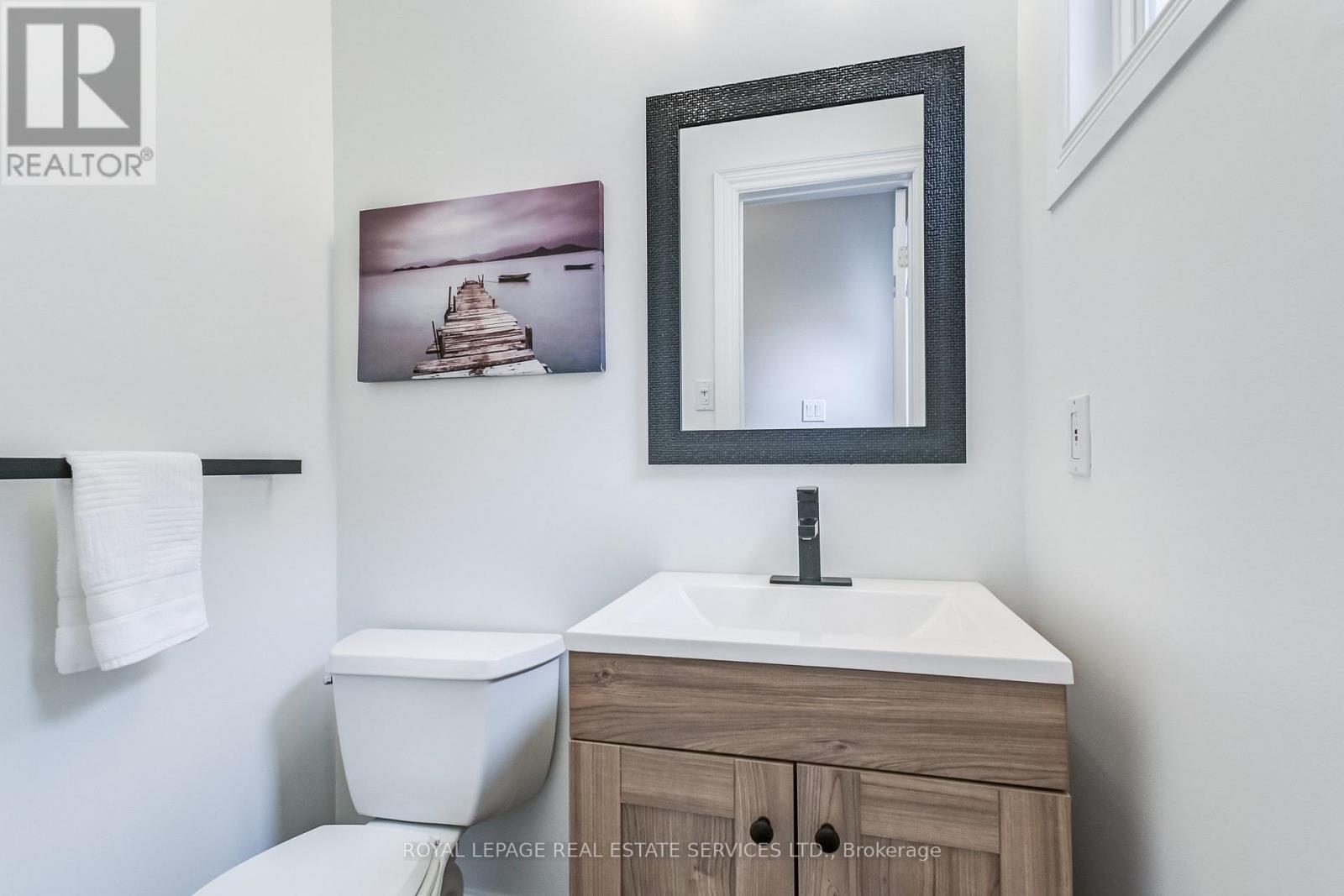












1434 QUEENSBURY CRESCENT

,
Oakville,




Ontario
L6H4G8


