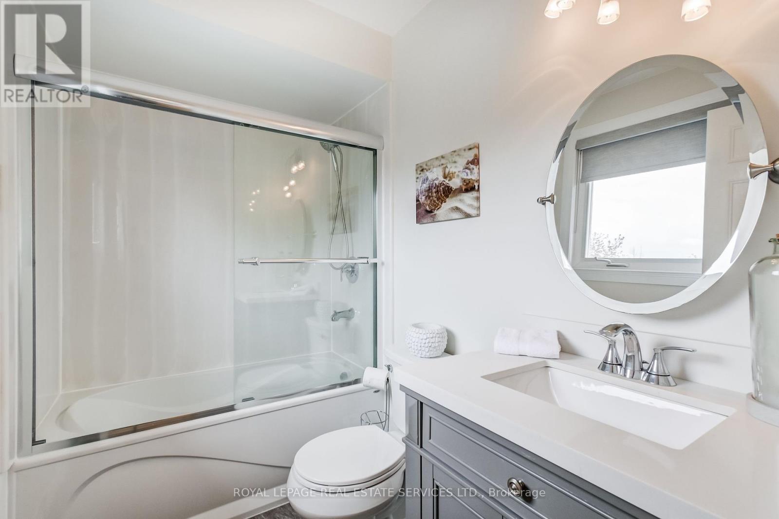 












1434 QUEENSBURY CRESCENT

,
Oakville,




Ontario
L6H4G8

