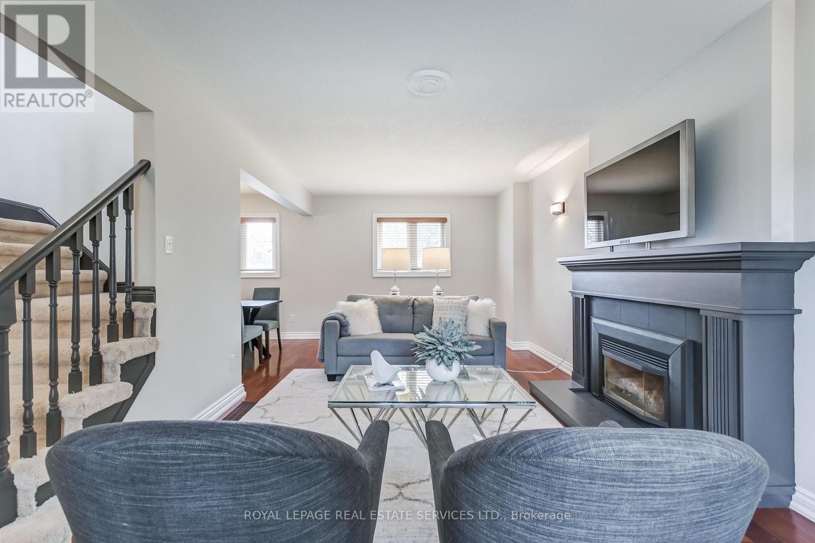 












1434 QUEENSBURY CRESCENT

,
Oakville,




Ontario
L6H4G8

