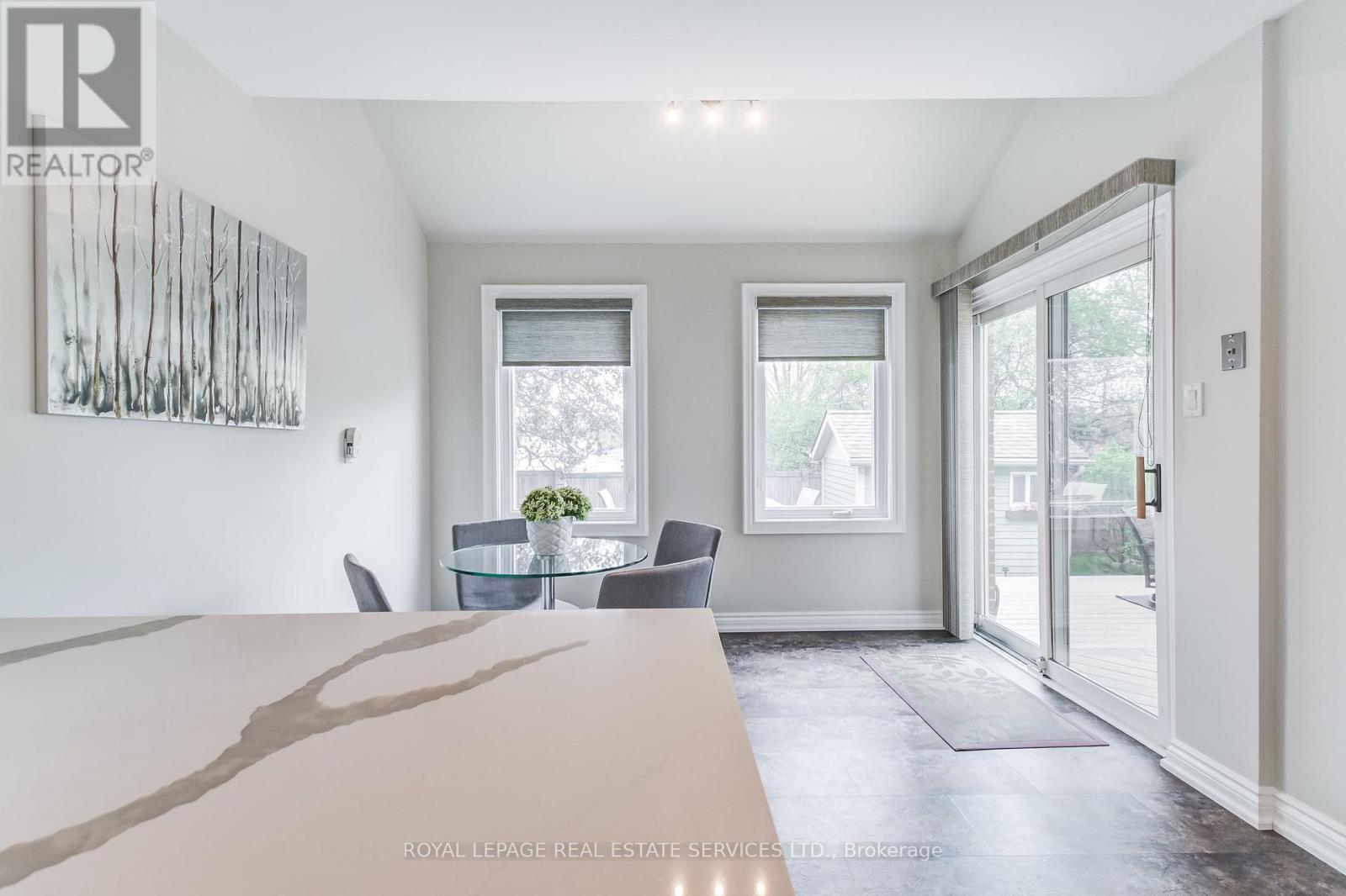 












1434 QUEENSBURY CRESCENT

,
Oakville,




Ontario
L6H4G8

