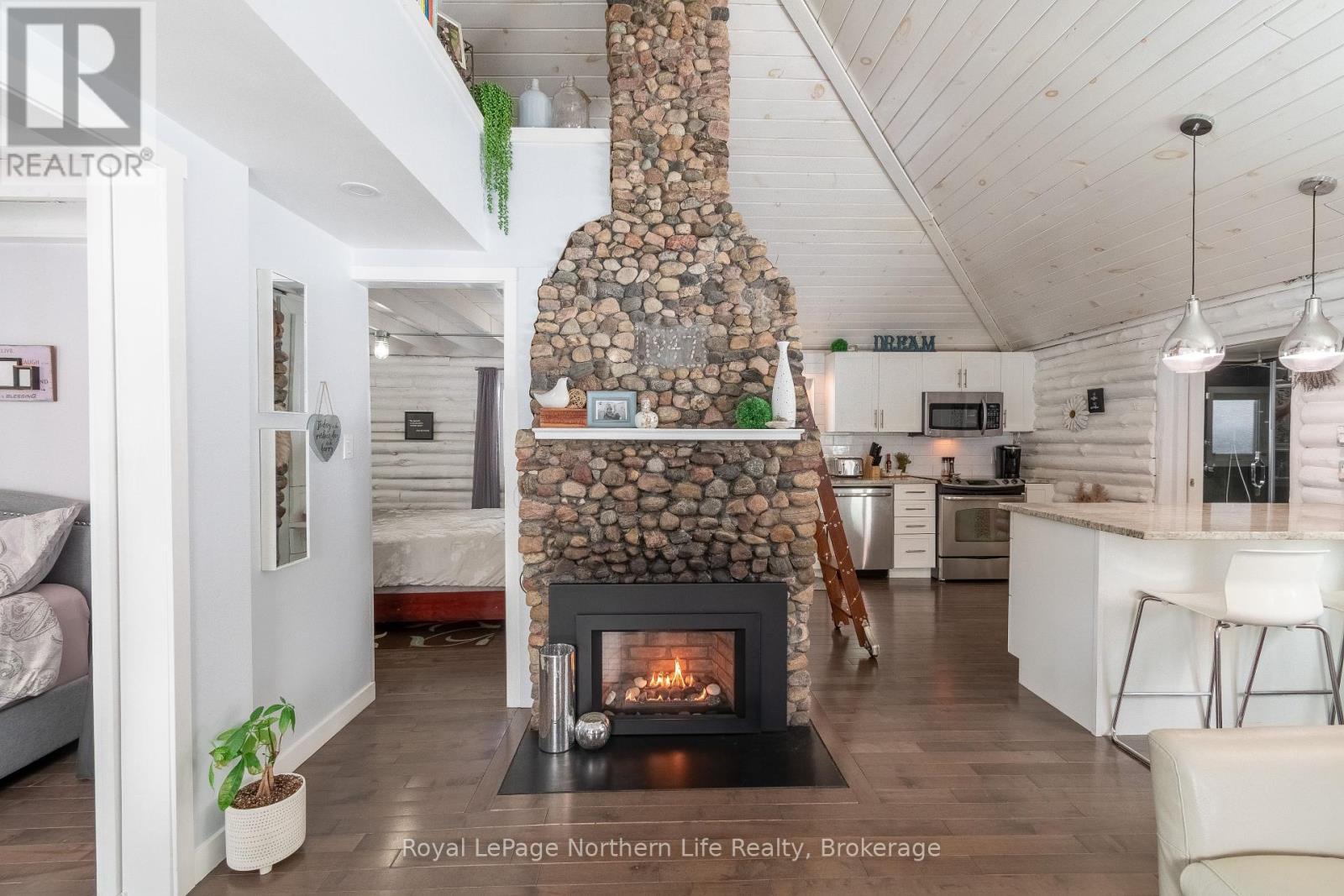 












187 B BOB SEGUIN DRIVE

,
Laurentian Hills,




Ontario
K0J1J0

