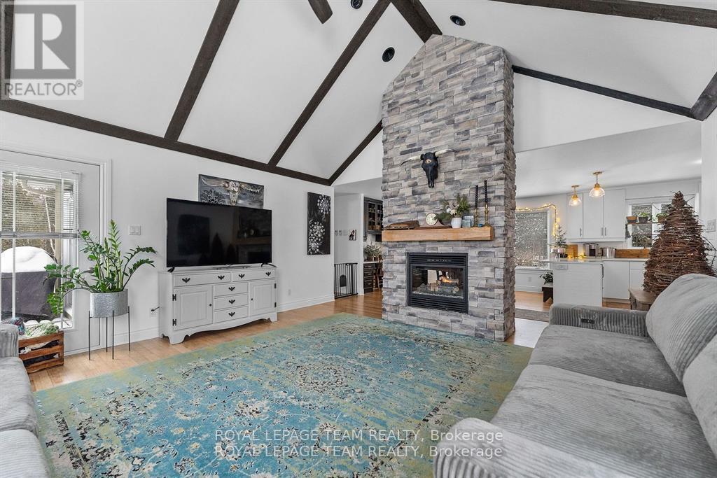 












4372 RIVER ROAD

,
Horton,




Ontario
K7V3Z8

