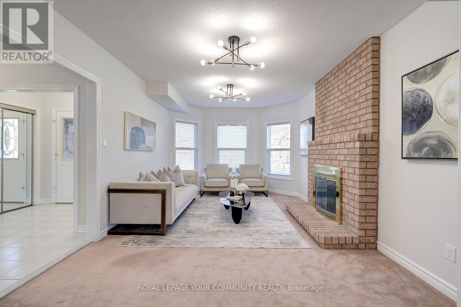 












14 HART STREET

,
Richmond Hill,




Ontario
L4C8X2

