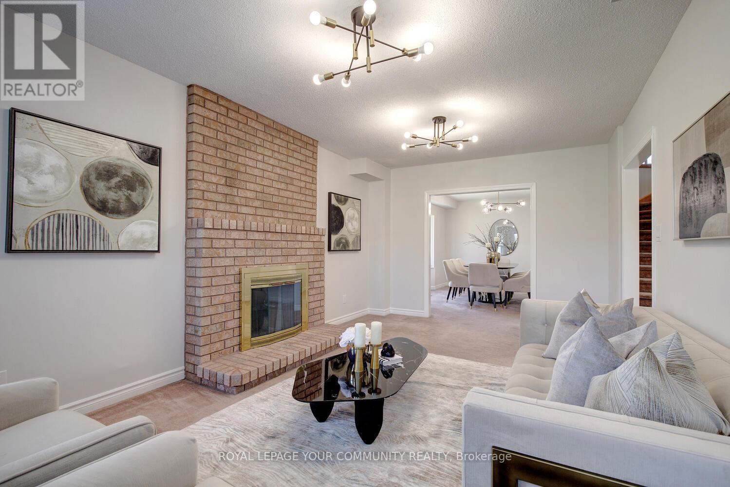 












14 HART STREET

,
Richmond Hill,




Ontario
L4C8X2

