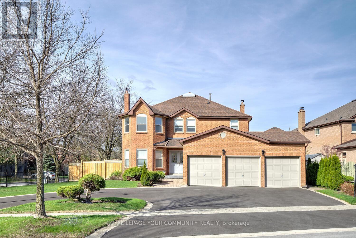 












14 HART STREET

,
Richmond Hill,




Ontario
L4C8X2

