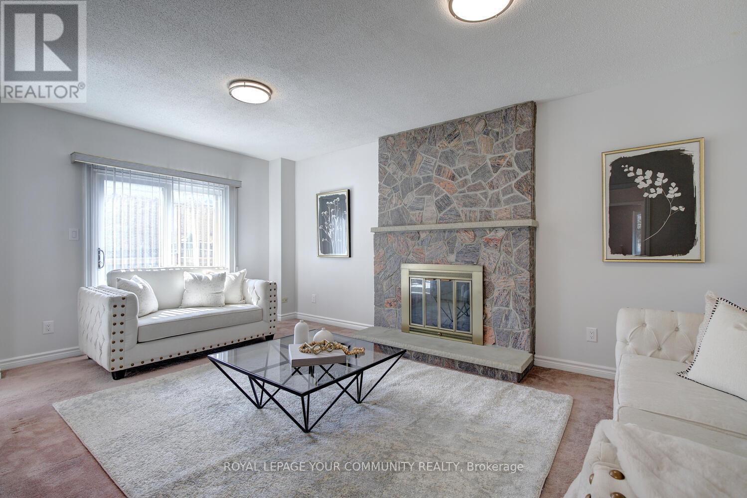 












14 HART STREET

,
Richmond Hill,




Ontario
L4C8X2

